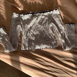 Long sleeve short top